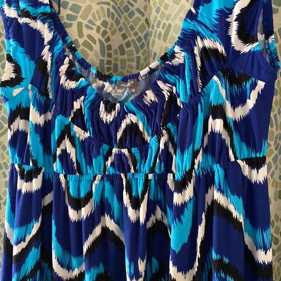 Muse Sleeveless Dress 14 - Picture 4 of 6